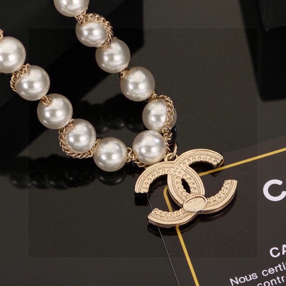 Chanel necklaces - Picture 3 of 5